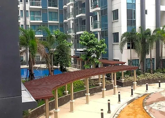 Hotel Palm Tree Genlex Manila